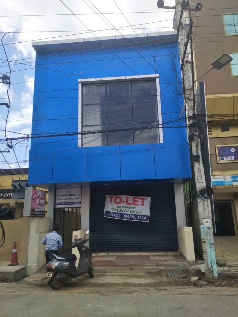 G +1 Commercial Building For Rent at Temple Street, Kakinada.